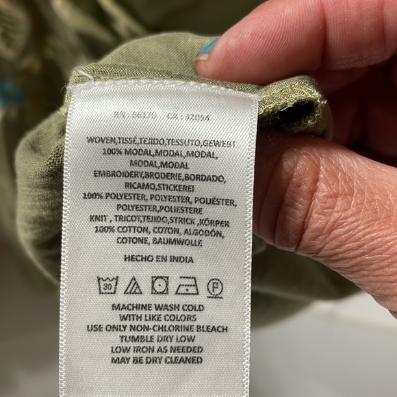 Anthropologie Akemi+ Kin  Blouse NEW with tags . Embroidered detailing - Picture 8 of 9